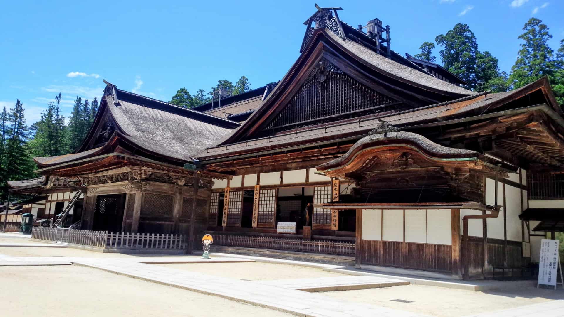 7 Beautiful Japanese Temples to Visit Beyond Kyoto 8 33364899 m