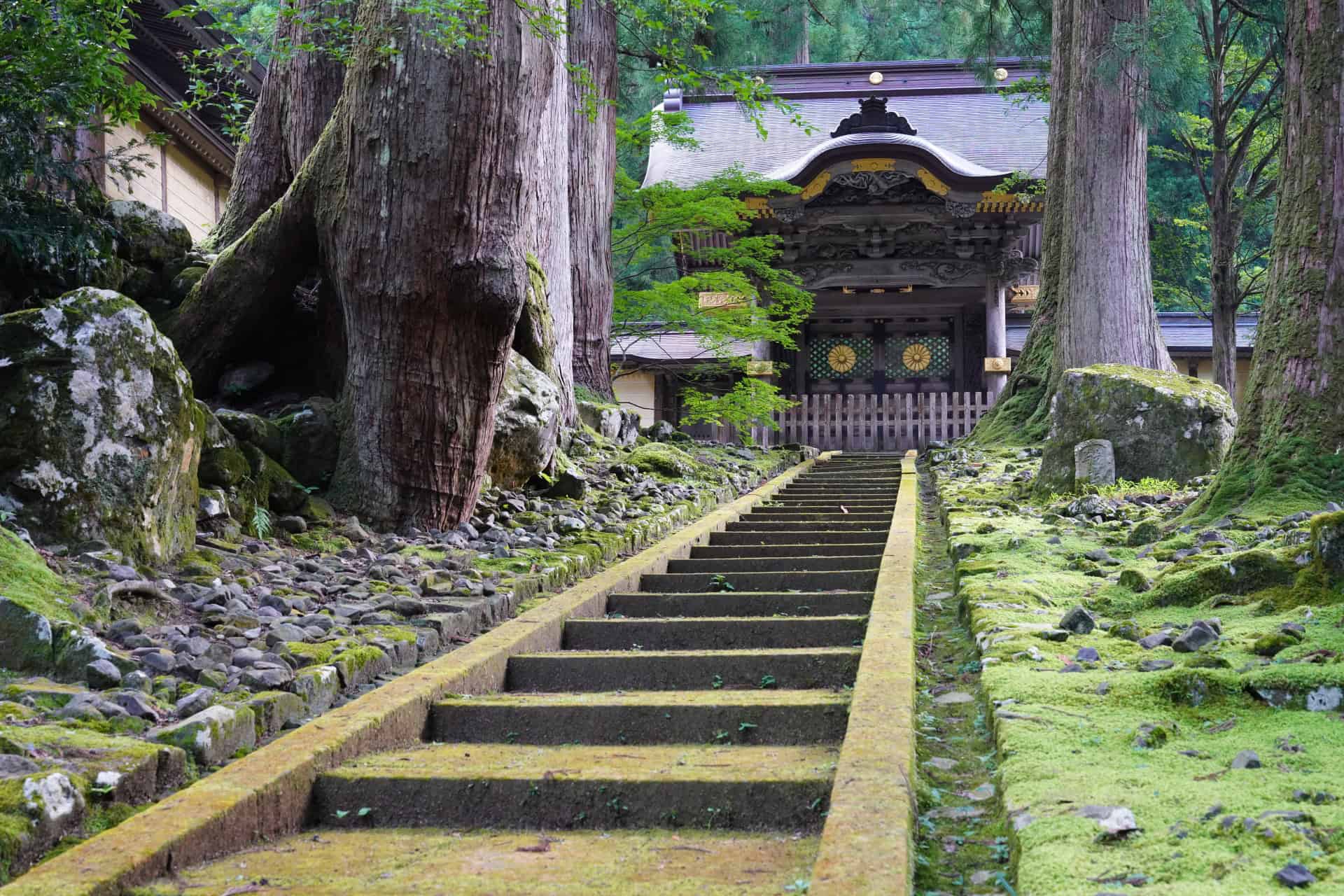 7 Beautiful Japanese Temples to Visit Beyond Kyoto 7 33400760 m